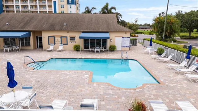 $265,000 | 960 Starkey Road, Unit 5202, Largo, FL 33771