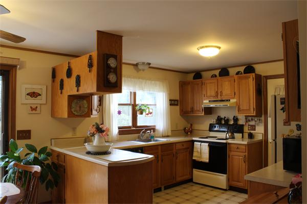 219 Barton Road Greenfield, MA 01301 - Photo 3 of 30 Gallery Image 3