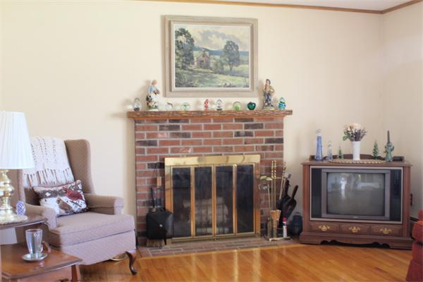 219 Barton Road Greenfield, MA 01301 - Photo 9 of 30 Gallery Image 9