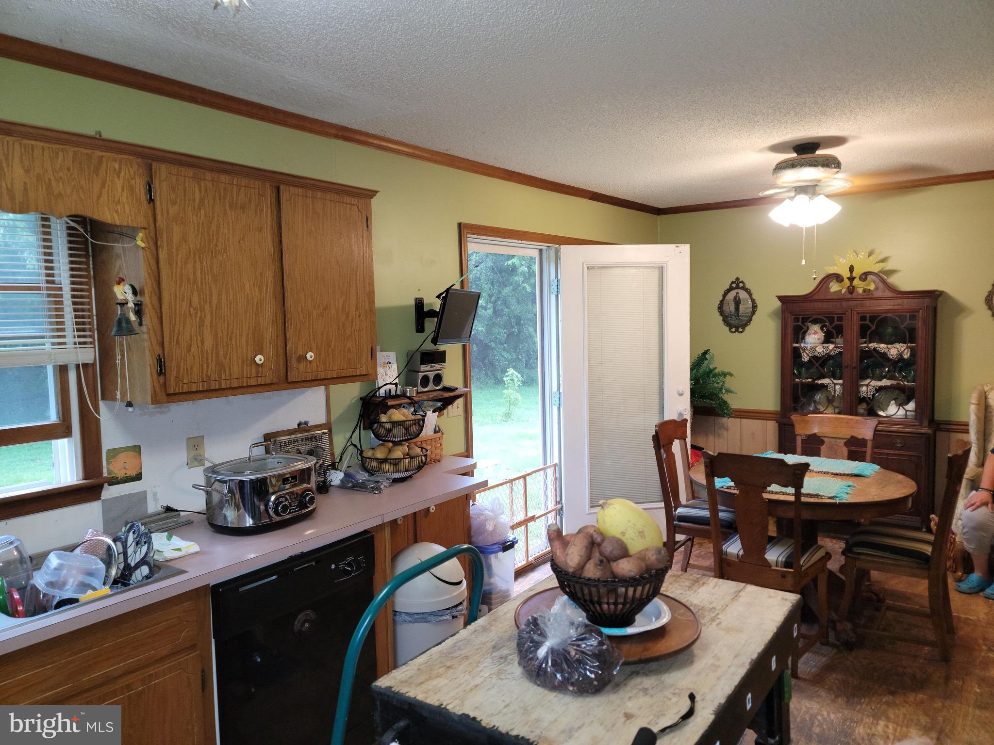 8015 Libertytown Road Berlin, MD 21811 - Photo 12 of 51 Kitchen dining