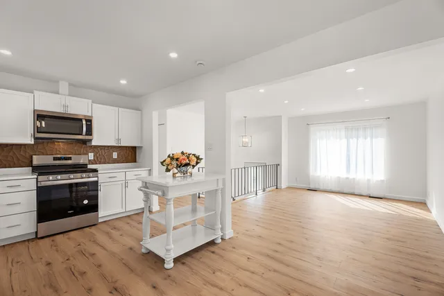 $399,900 | 220 North Ashbury Avenue, Bolingbrook, IL 60440