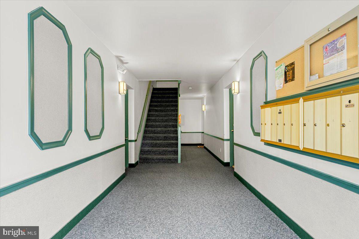 5905 Kingsford Road, Unit 384 Springfield, VA 22152 - Photo 15 of 18 Building foyer