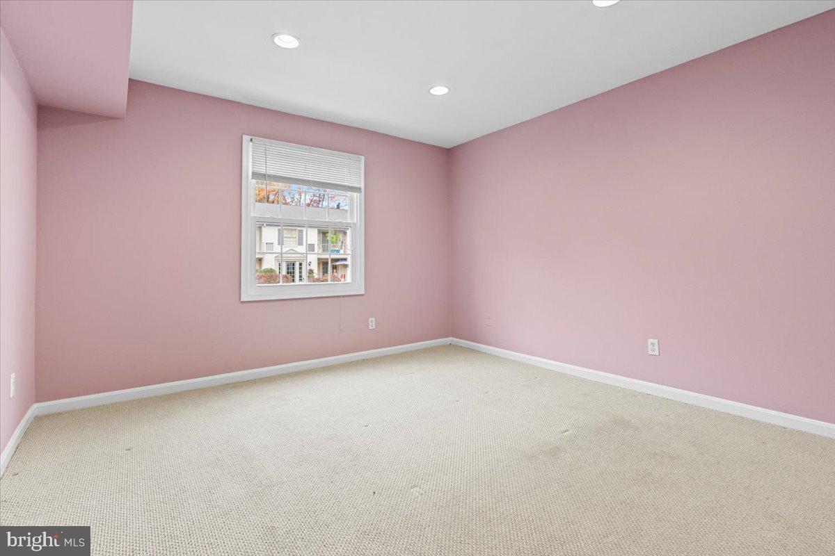 5905 Kingsford Road, Unit 384 Springfield, VA 22152 - Photo 10 of 18 Bedroom