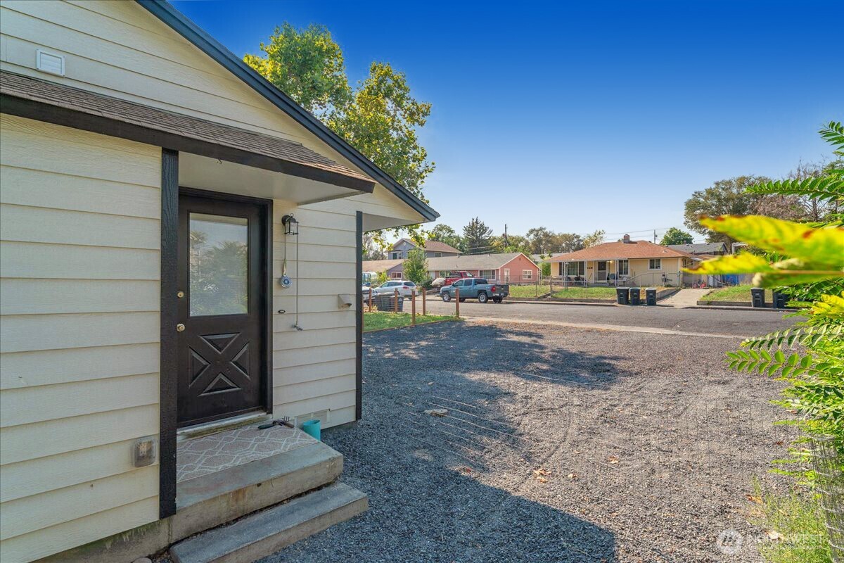 519 North Clark Road Moses Lake, WA 98837 - Photo 30 of 35