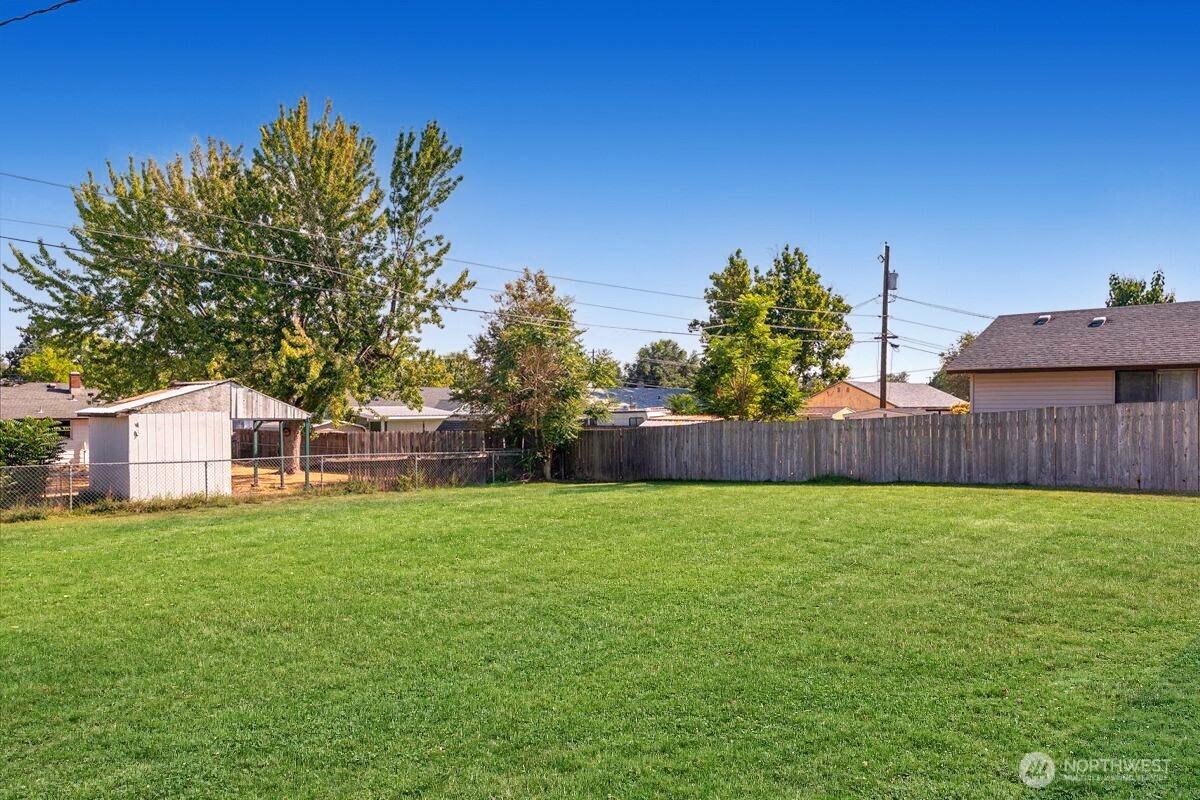 519 North Clark Road Moses Lake, WA 98837 - Photo 6 of 35