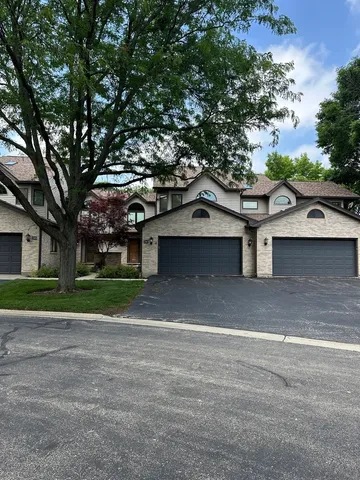 $400,000 | 2143 North Juniper Lane, Arlington Heights, IL 60004