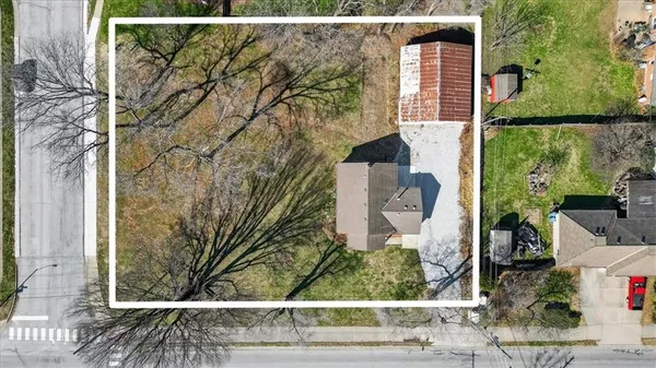 $275,000 | 1490 Northeast Independence Avenue, Lee's Summit, MO 64086