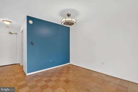 a view of a livingroom with empty space