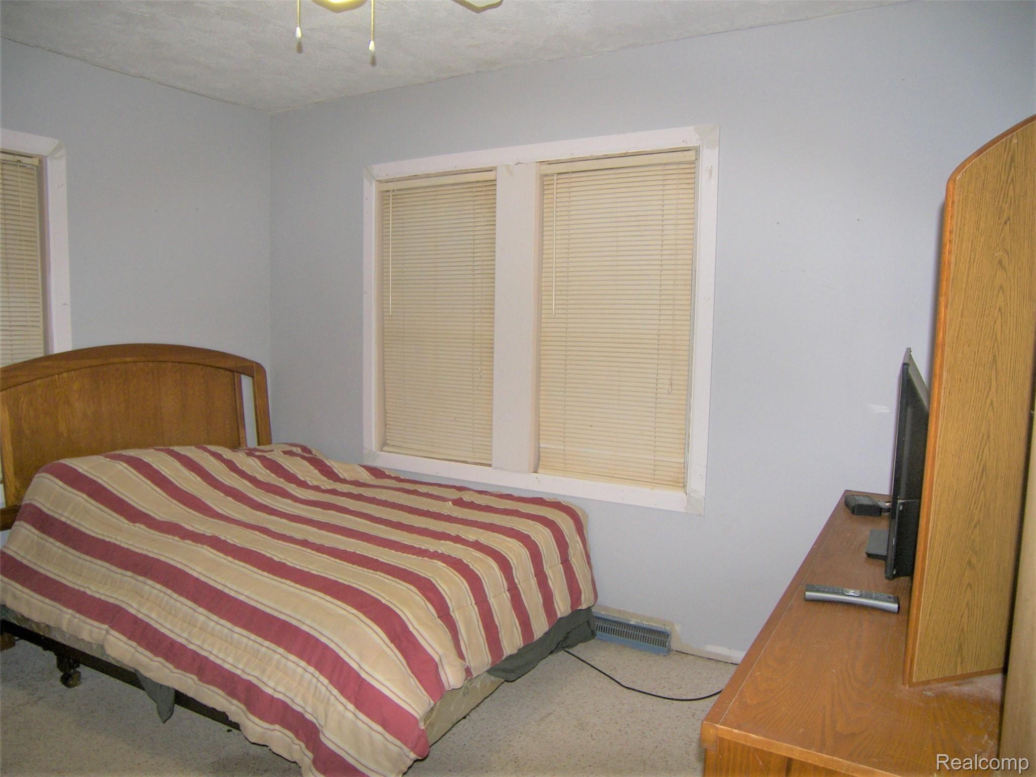 6255 North Linden Road Mount Morris, MI 48458 - Photo 14 of 22 100_3420.jpg