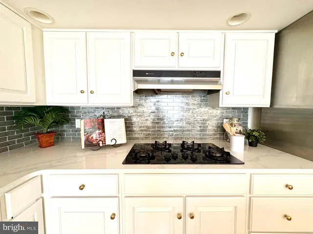 $1,950,000 | 239-301 Old Gulph Road, Wynnewood, PA 19096