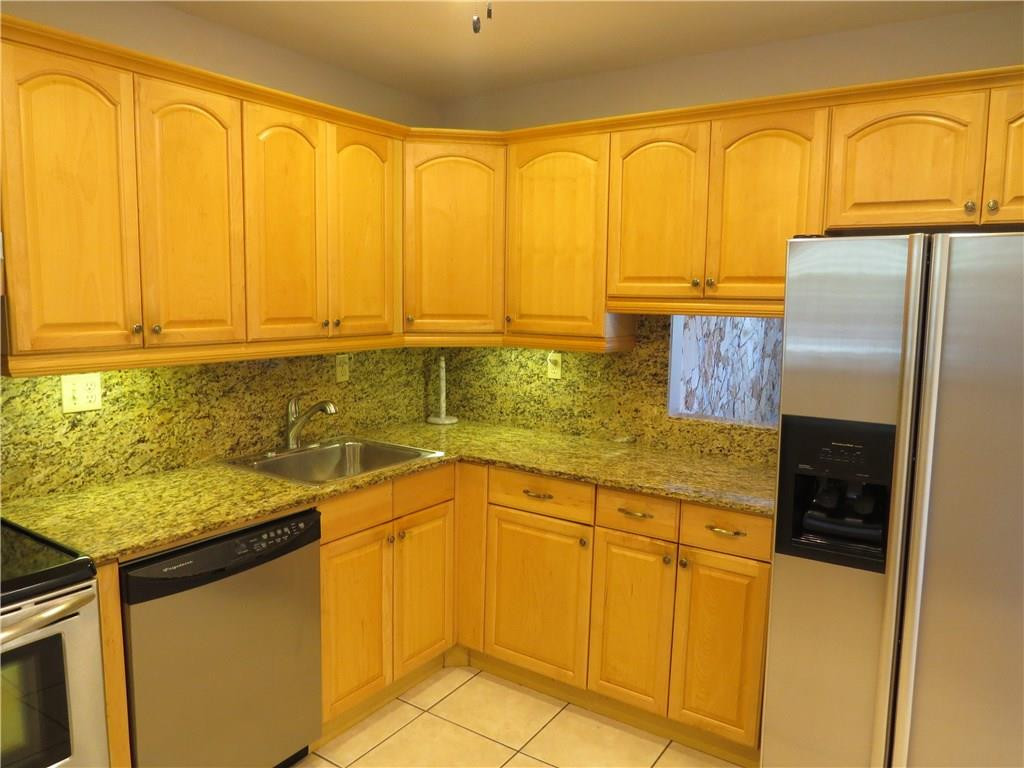 8951 North New River Canal Road, Unit 2D Plantation, FL 33324 - Photo 14 of 35 Photo 14