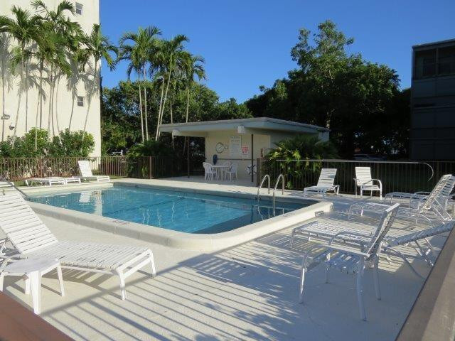 8951 North New River Canal Road, Unit 2D Plantation, FL 33324 - Photo 32 of 35 Photo 32