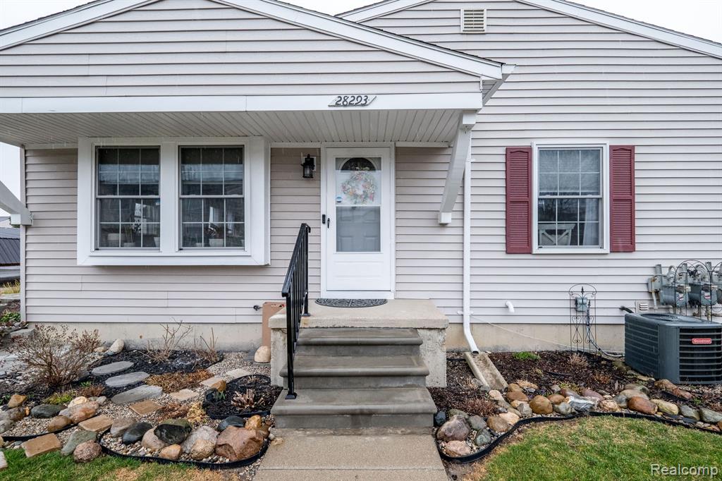 28293 Raleigh Crescent Drive Chesterfield, MI 48051 - Photo 2 of 35