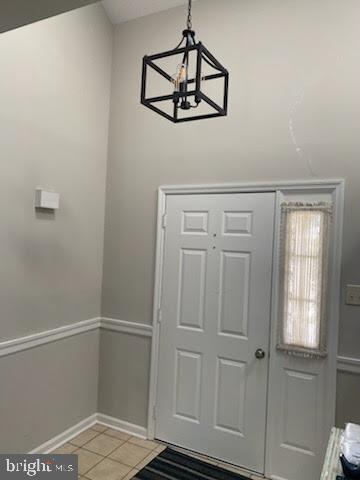 43 Hunters Run Newtown Square, PA 19073 - Photo 18 of 37 a view of a decorative light in a hallway