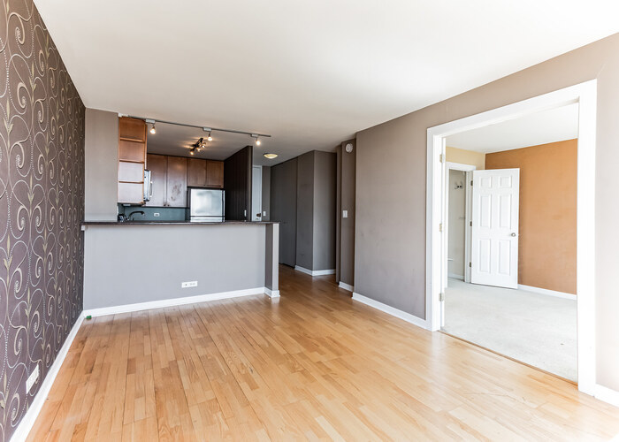 655 West Irving Park Road, Unit 5007 Chicago, IL 60613 - Photo 13 of 26 Gallery Image 13