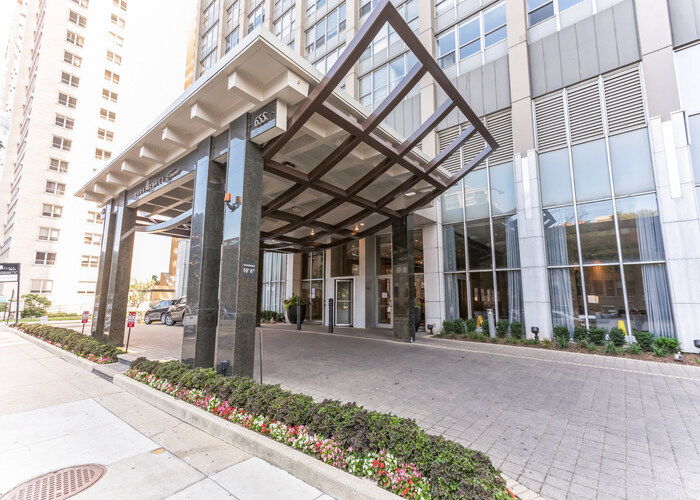 655 West Irving Park Road, Unit 5007 Chicago, IL 60613 - Photo 3 of 26 Gallery Image 3