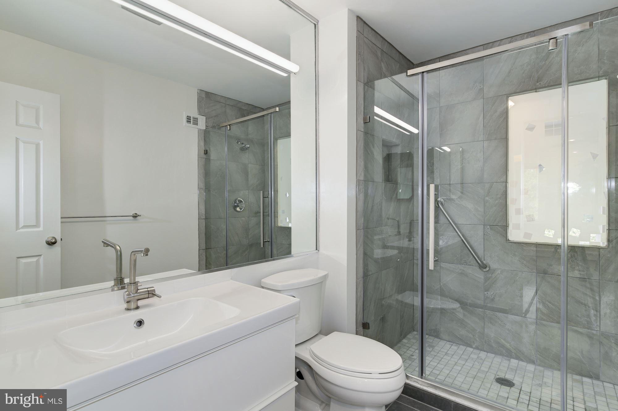 3917 Georgetown Court Northwest Washington, DC 20007 - Photo 17 of 30 Bath (Master)