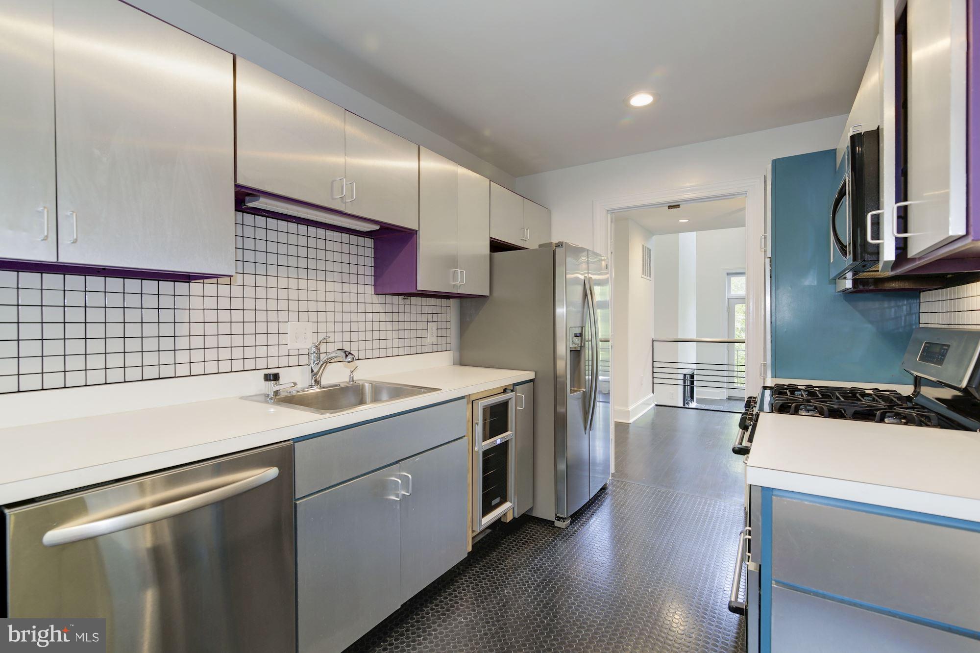 3917 Georgetown Court Northwest Washington, DC 20007 - Photo 2 of 30 Kitchen