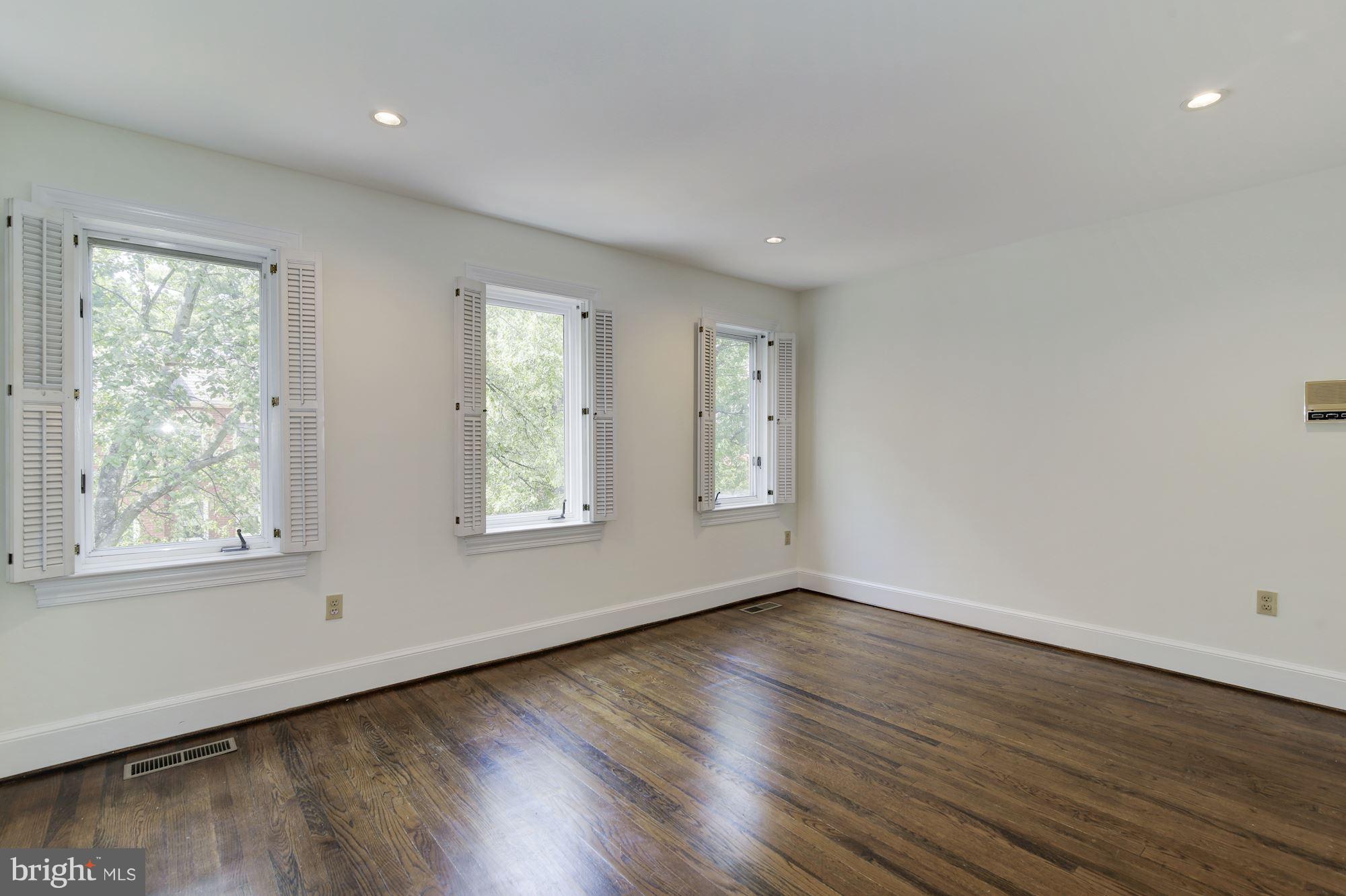 3917 Georgetown Court Northwest Washington, DC 20007 - Photo 21 of 30 Bedroom