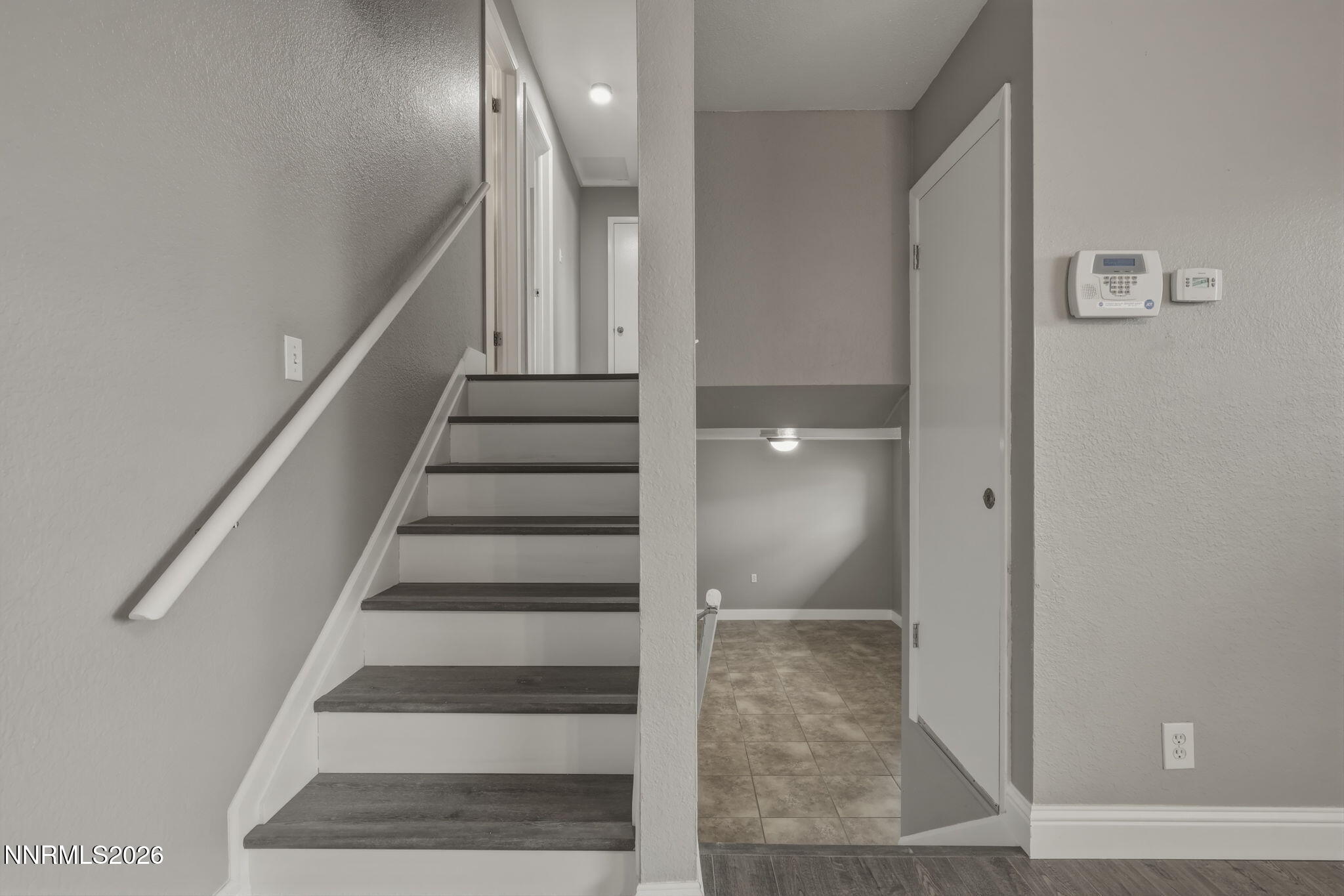 3260 Heights Drive Reno, NV 89503 - Photo 4 of 40 a view of entryway and hall with wooden floor