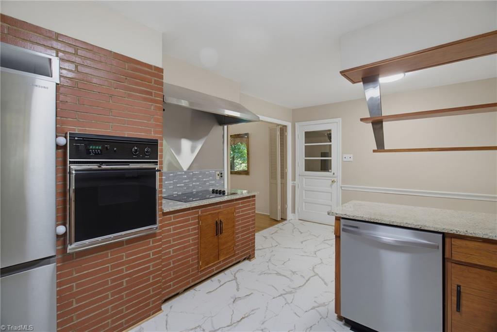 1011 Huntingdon Road Winston-Salem, NC 27104 - Photo 9 of 39