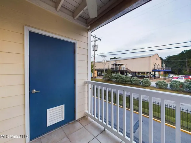 $209,000 | 2421 Beachview Drive, Unit B1, Ocean Springs, MS 39564
