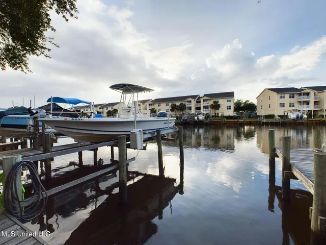 $209,000 | 2421 Beachview Drive, Unit B1, Ocean Springs, MS 39564
