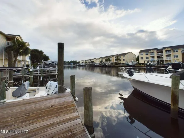 $209,000 | 2421 Beachview Drive, Unit B1, Ocean Springs, MS 39564