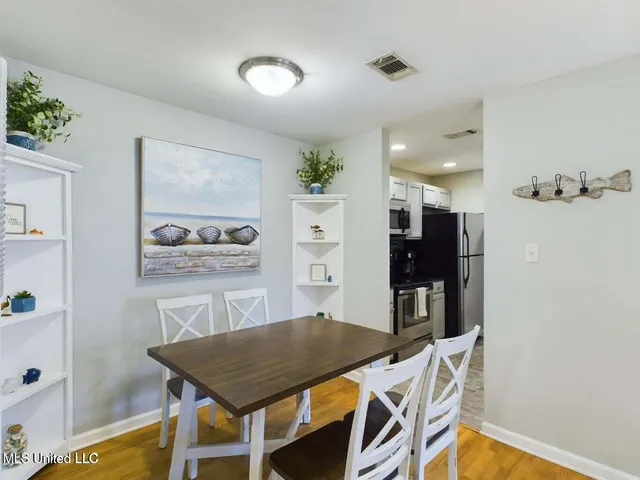 $209,000 | 2421 Beachview Drive, Unit B1, Ocean Springs, MS 39564