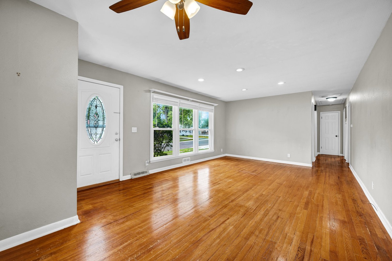 113 Conley Circle Bloomington, IL 61701 - Photo 3 of 22