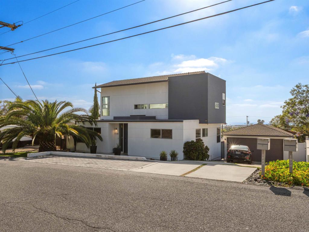 1044 Arcadia Road Encinitas, CA 92024 - Photo 7 of 54