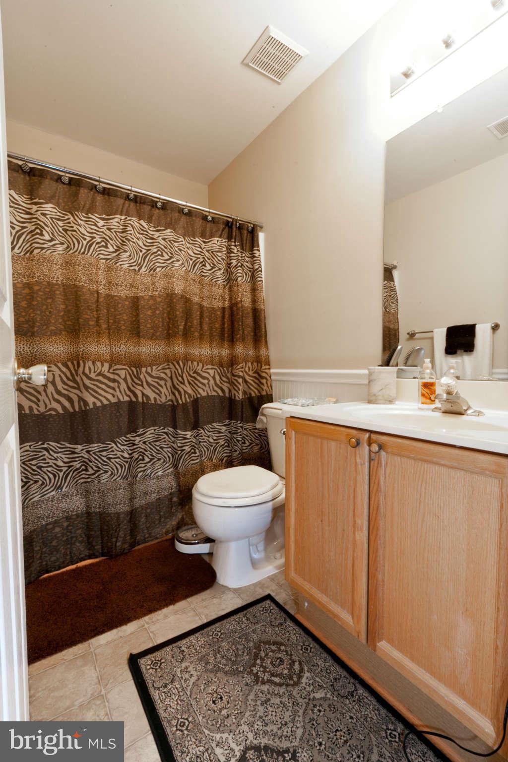 814 Aztec Drive Frederick, MD 21701 - Photo 12 of 22 Bath