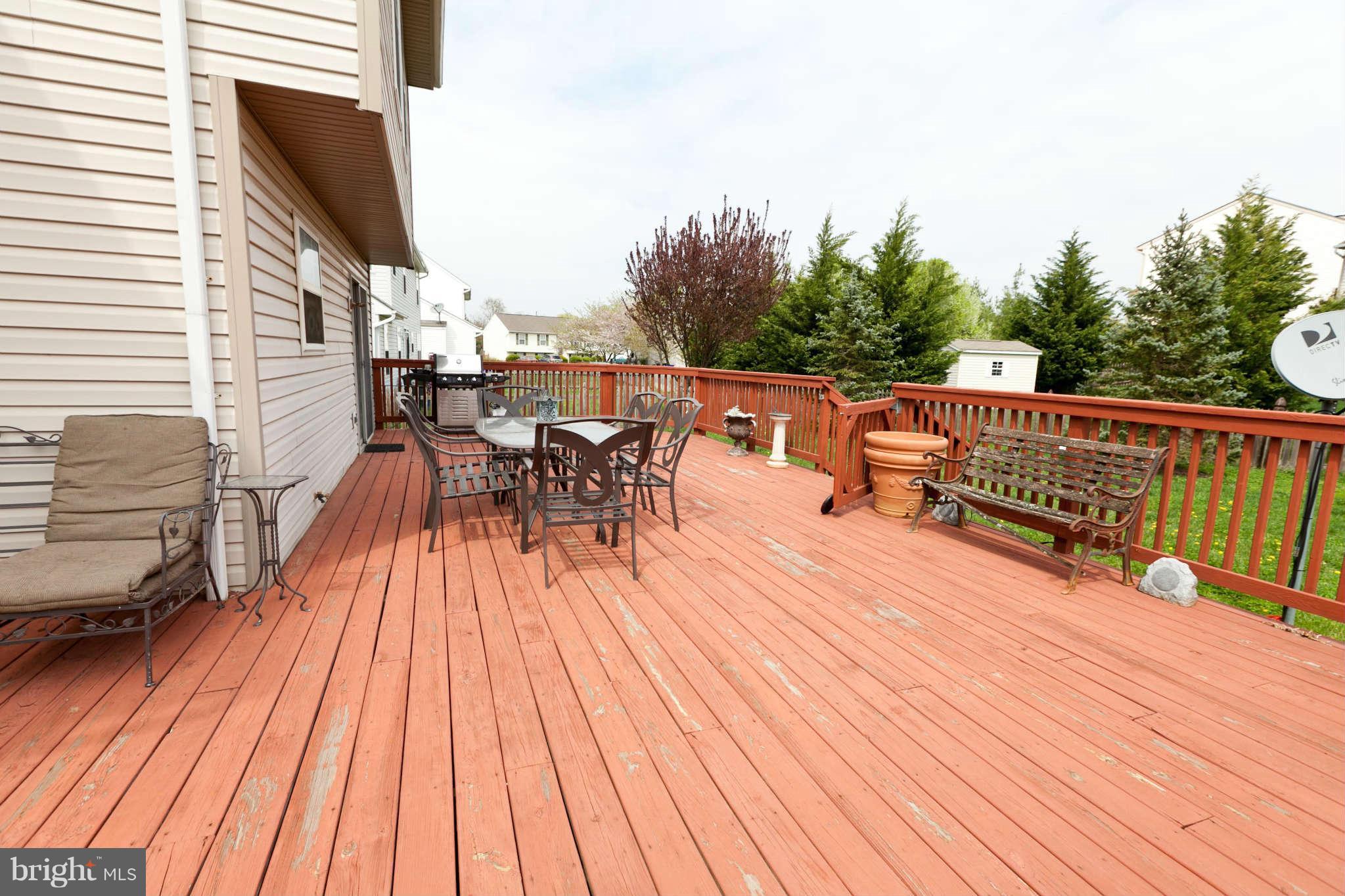 814 Aztec Drive Frederick, MD 21701 - Photo 17 of 22 Enormous deck