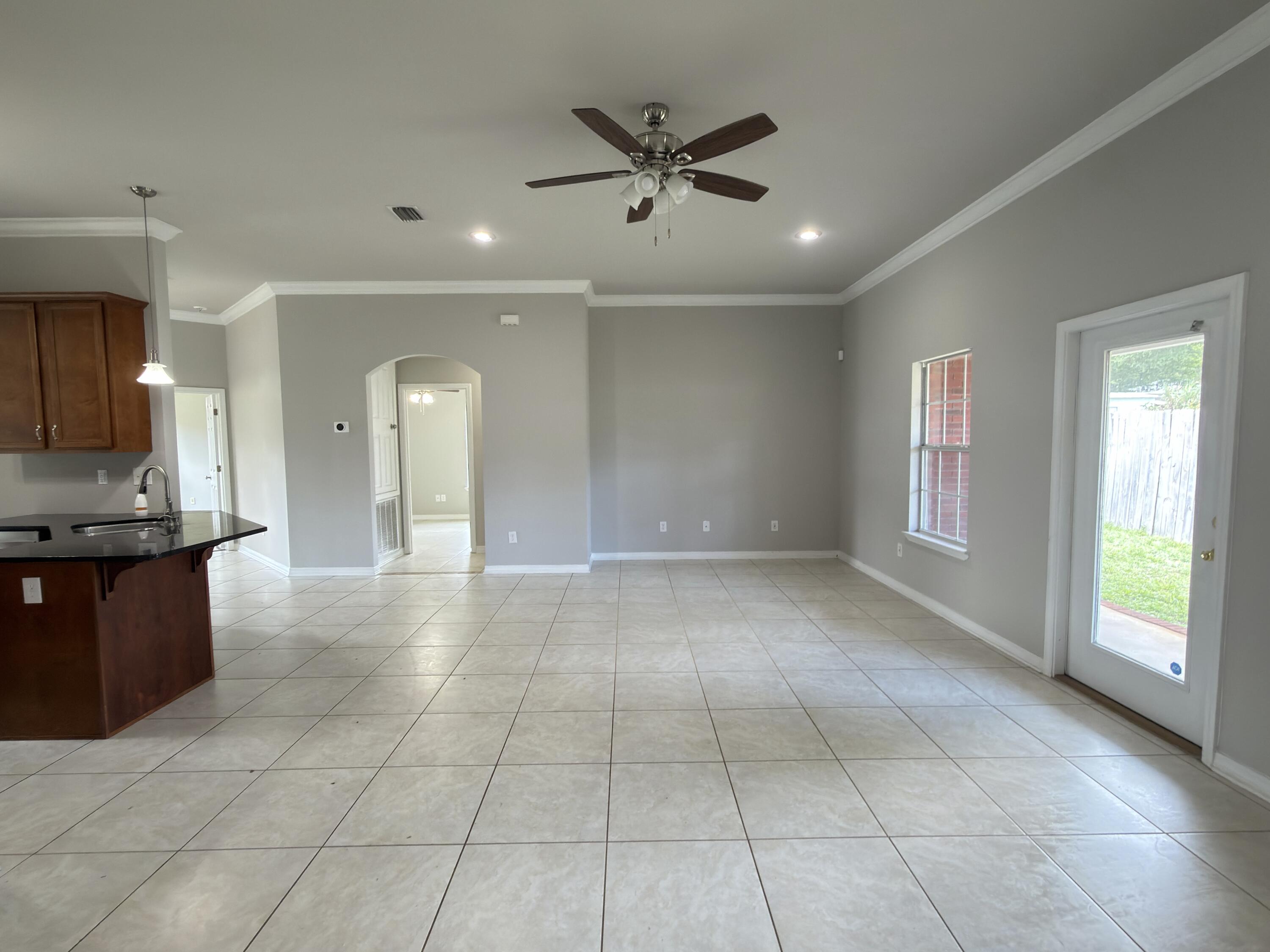 314 Friar Tuck Road Mary Esther, FL 32569 - Photo 8 of 28 IMG_7423