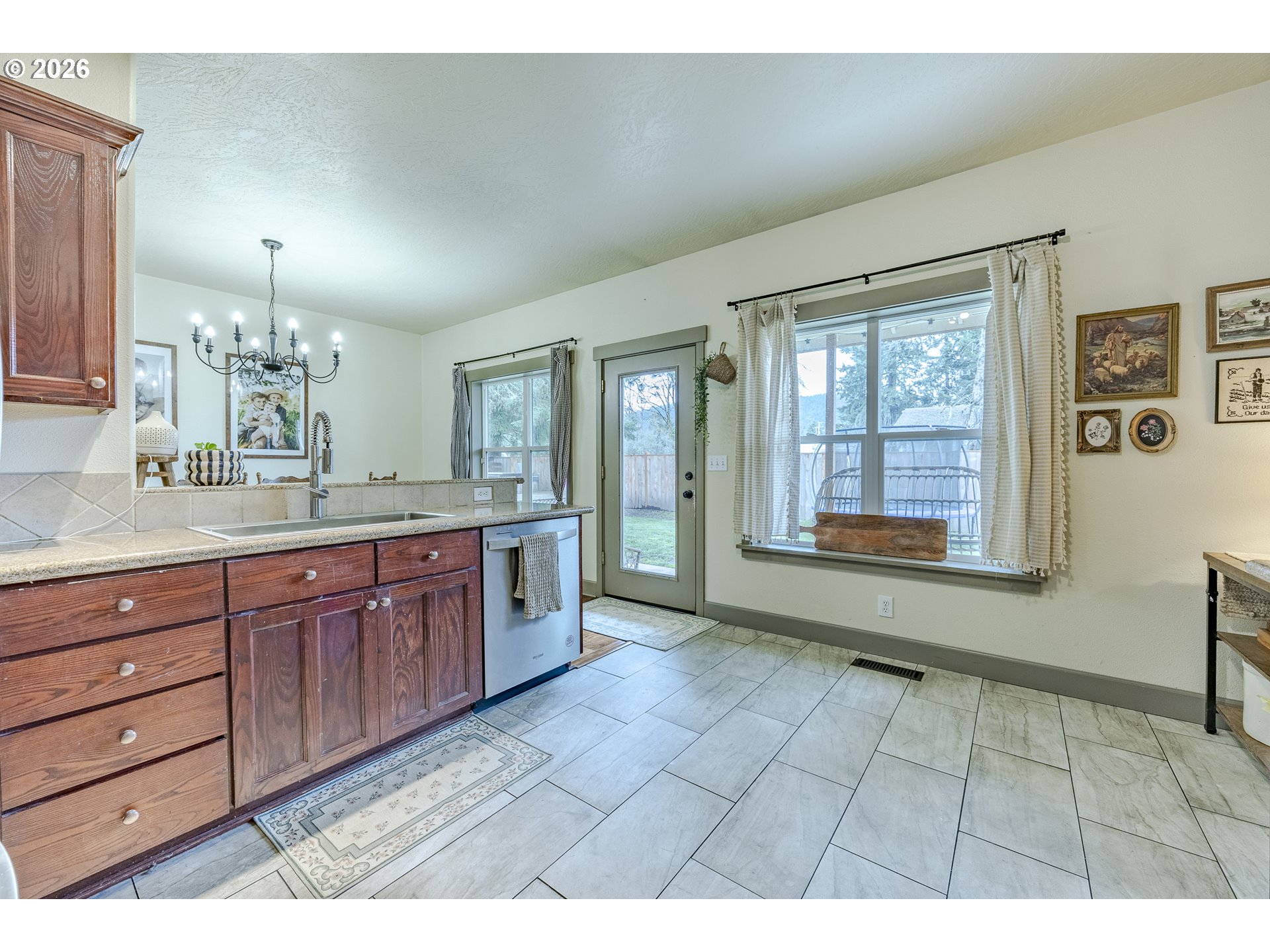 6885 Simeon Drive Springfield, OR 97478 - Photo 17 of 47