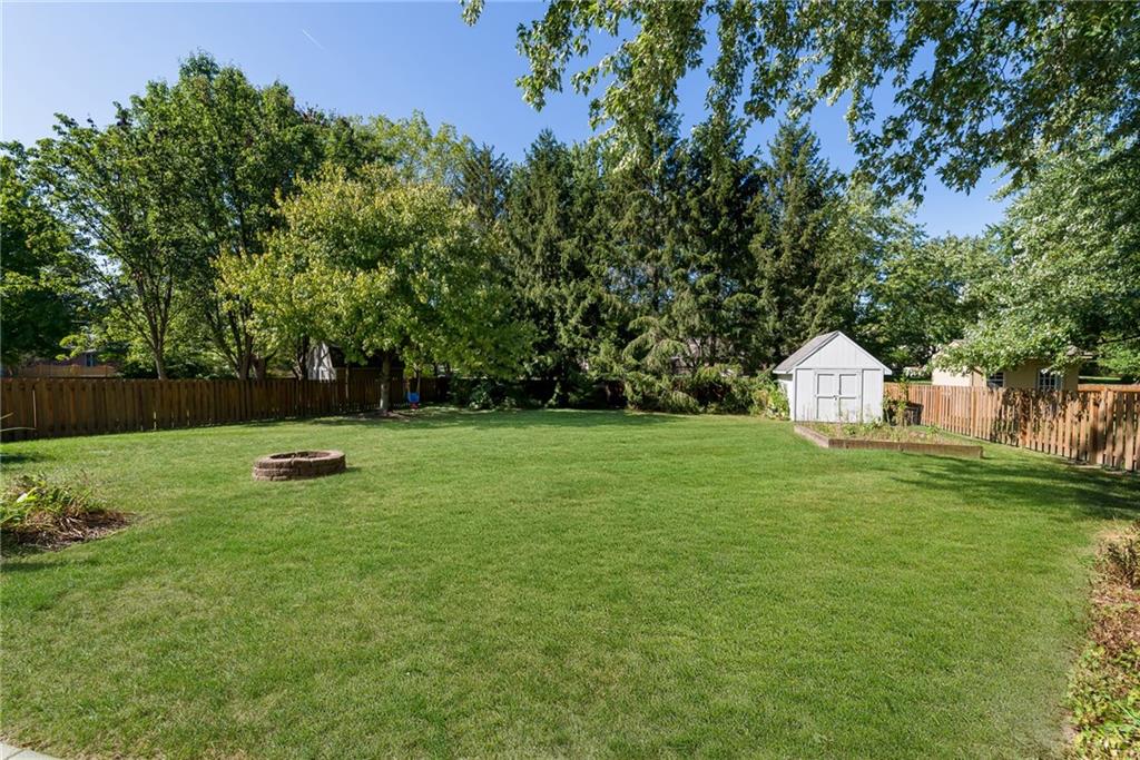 8036 Castle Lake Road Indianapolis, IN 46256 - Photo 3 of 39 Gallery Image 3
