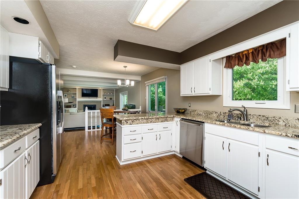 8036 Castle Lake Road Indianapolis, IN 46256 - Photo 8 of 39 Gallery Image 8