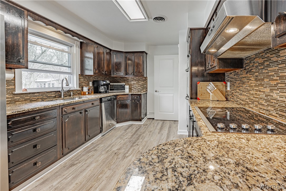6998 Shawnee Road North Tonawanda, NY 14120 - Photo 8 of 41 Granite Countertops