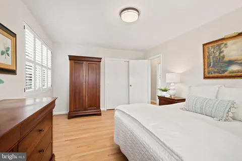 $900,000 | 4509 Clearbrook Lane, Kensington, MD 20895