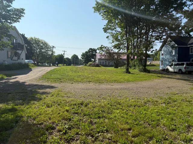 $80,000 | 79 North Street, Calais, ME 04619