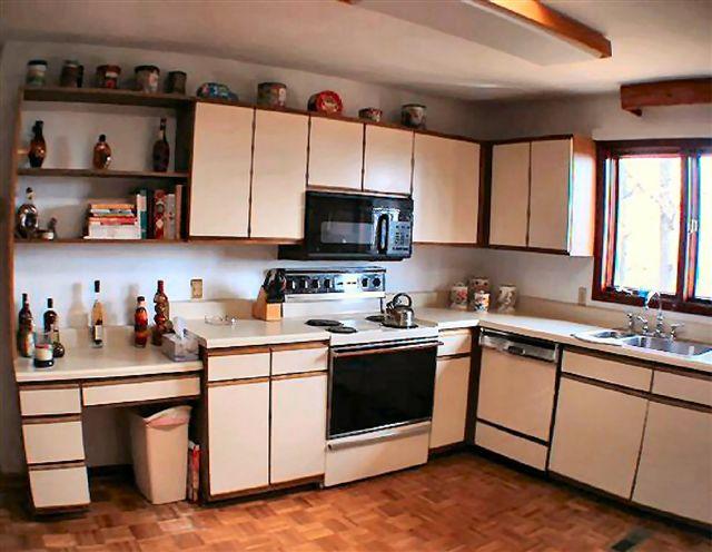 2753 Summit Ridge Road Northeast Roanoke, VA 24012 - Photo 12 of 18 Kitchen
