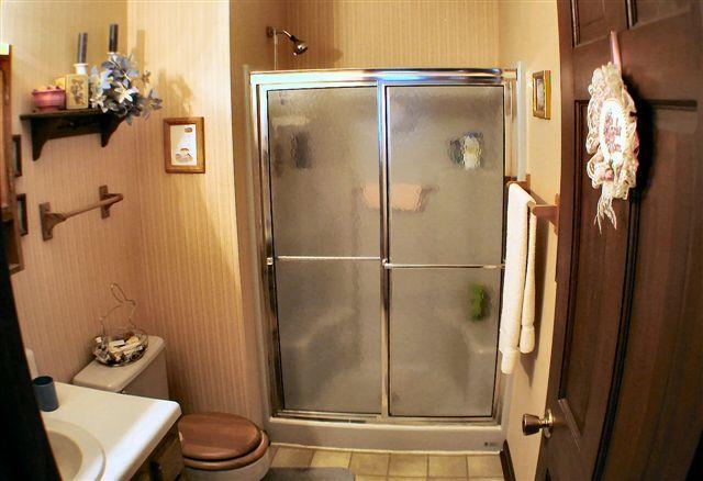 2753 Summit Ridge Road Northeast Roanoke, VA 24012 - Photo 10 of 18 Master Bath