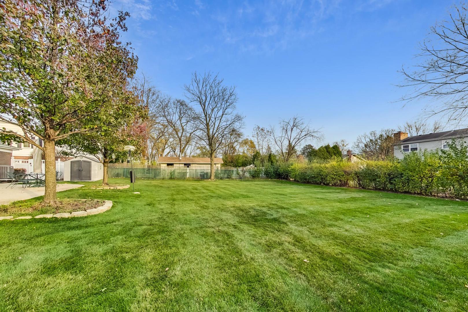 2877 Shannon Road Northbrook, IL 60062 - Photo 34 of 38 Gallery Image 34