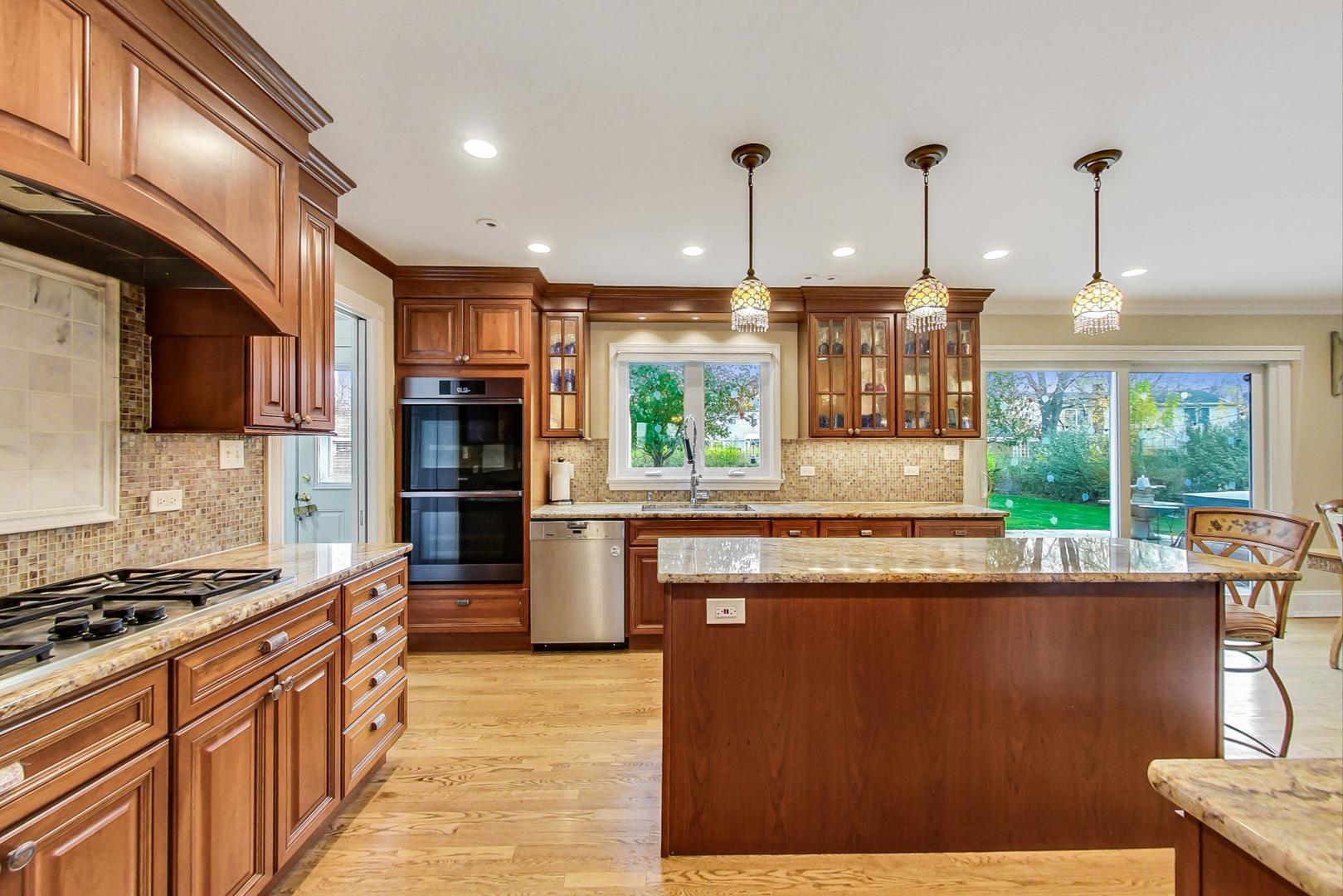 2877 Shannon Road Northbrook, IL 60062 - Photo 10 of 38 Gallery Image 10