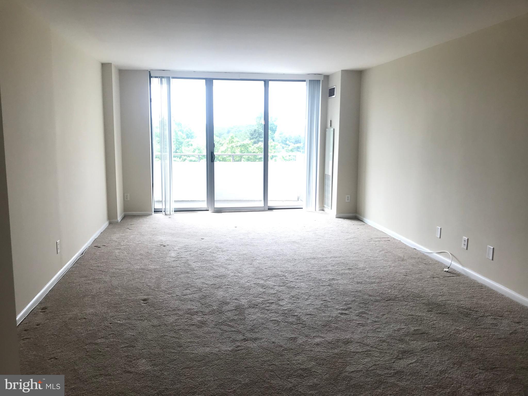 5101 River Road, Unit 904 Bethesda, MD 20816 - Photo 2 of 27 Living Room