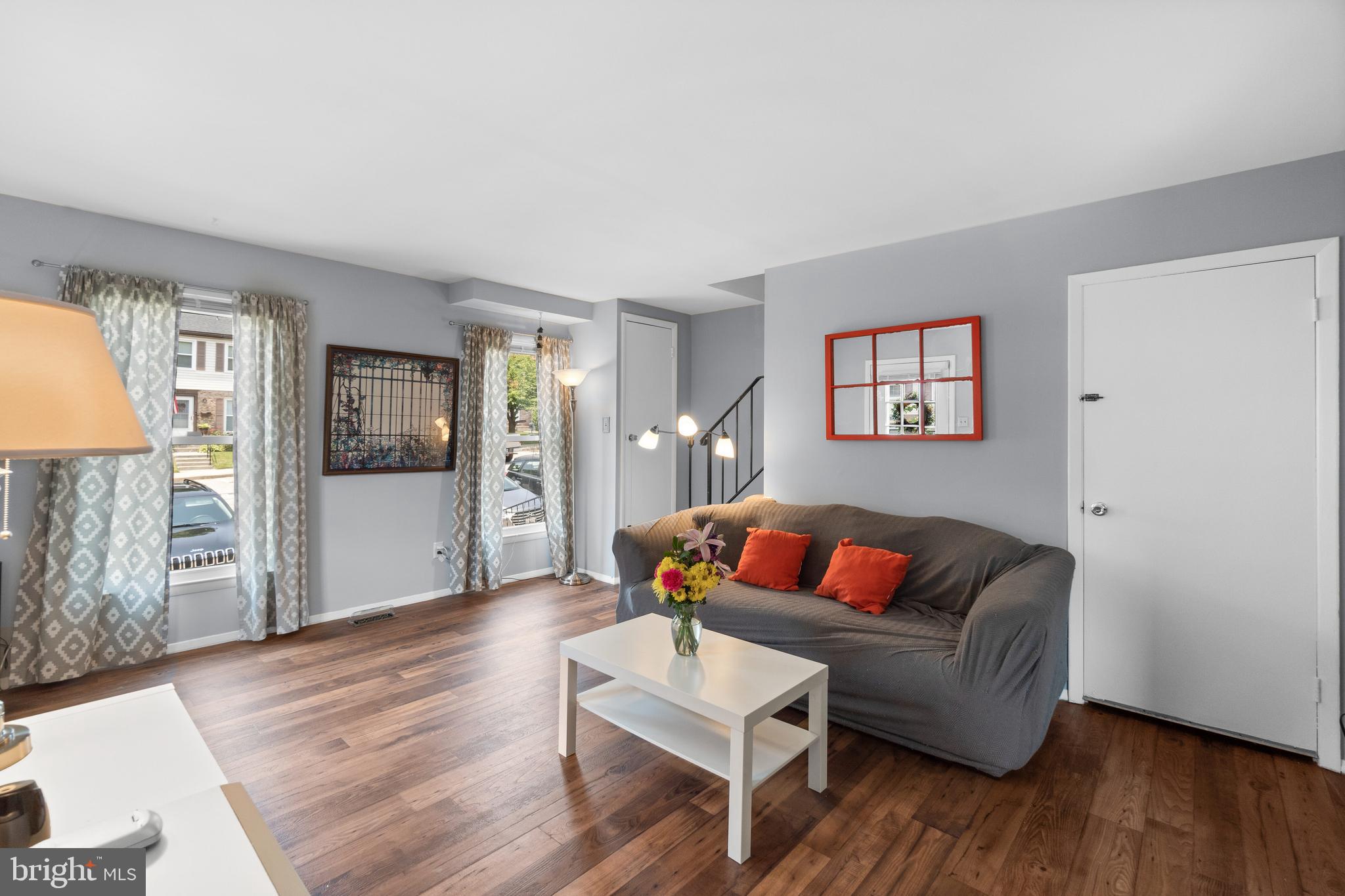 8201 Mitnick Road Baltimore, MD 21236 - Photo 4 of 29 Living Room