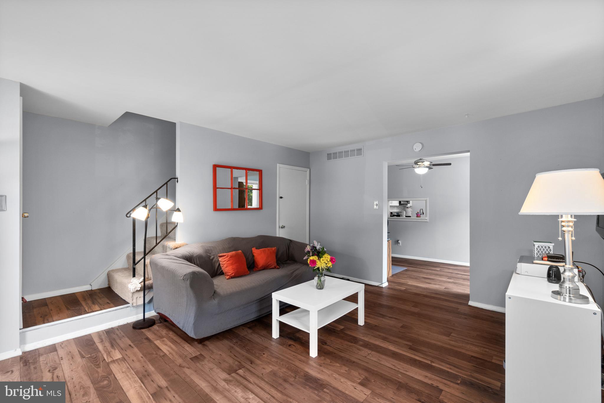 8201 Mitnick Road Baltimore, MD 21236 - Photo 7 of 29 Living Room