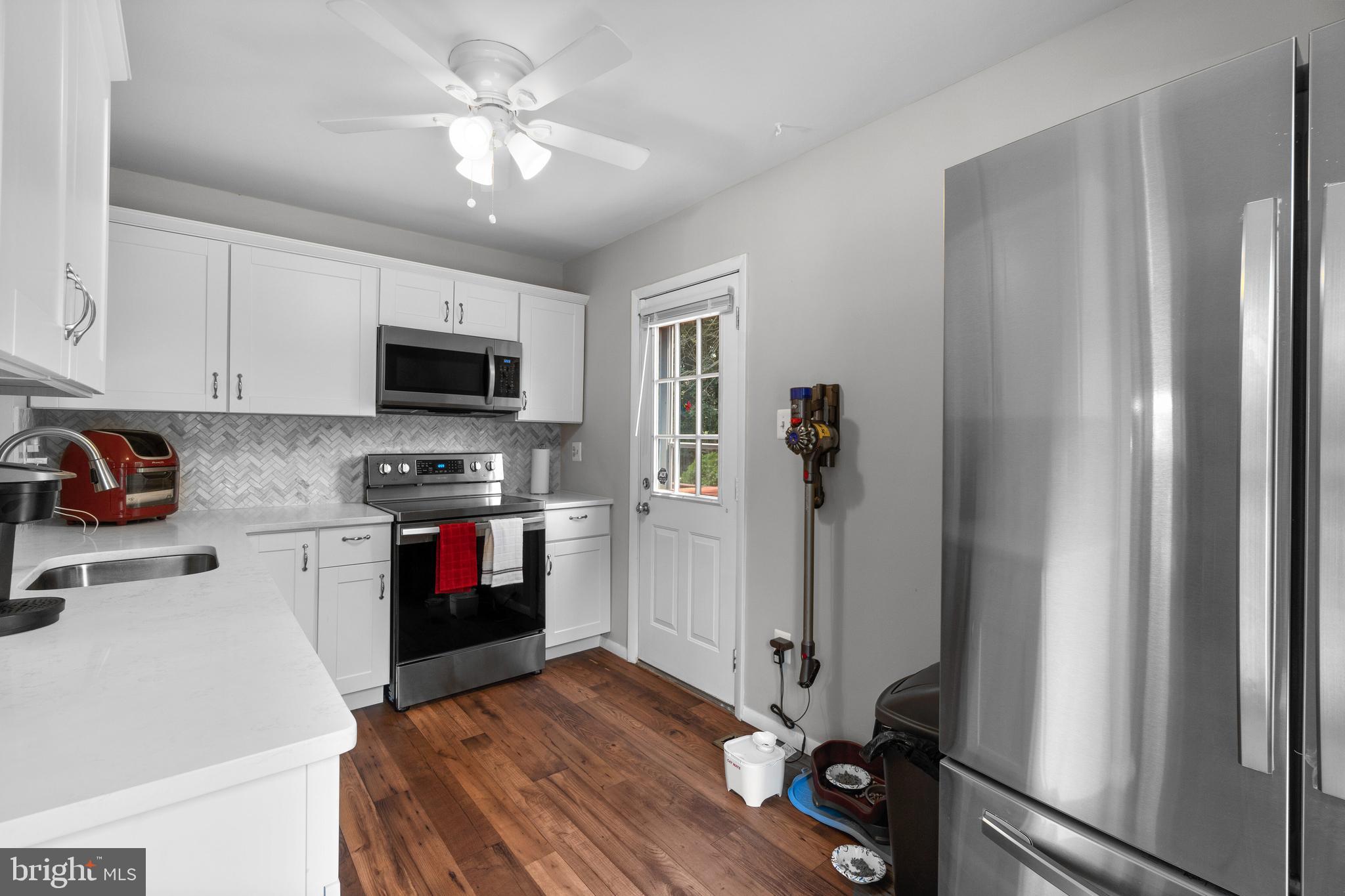 8201 Mitnick Road Baltimore, MD 21236 - Photo 10 of 29 Kitchen