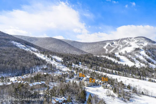 $325,000 | 84 Highlands Lane, Unit B4, Hunter, NY 12442