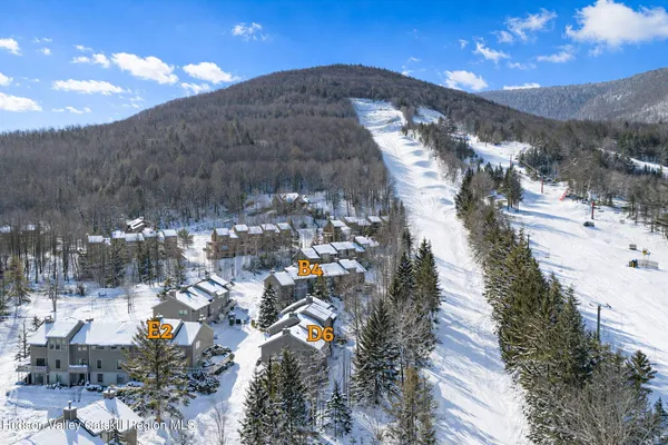 $325,000 | 84 Highlands Lane, Unit B4, Hunter, NY 12442